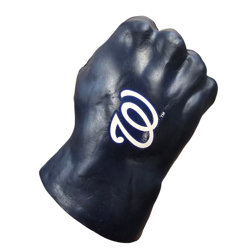 Washington Nationals "W" FAN FIST Beverage Holder